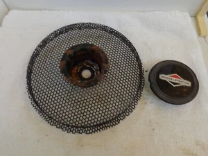 Briggs & Stratton Flywheel Screen / Cup Assembly 593933 (24O1) - Imagen 1 de 2