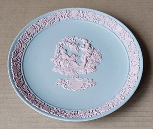 Wedgwood Grey & Pink Jasperware 1985 Valentine Plate - Picture 1 of 3