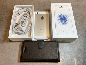 Apple iPhone SE  1. Generation 32 GB, Silber, funktioniert einwandfrei, - Bild 1 von 14