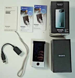 Sony Bloggie Touch MHS-TS20 8 GB Mobile HD Snap Camera Camcorder Silver HDMI USB - Picture 1 of 23