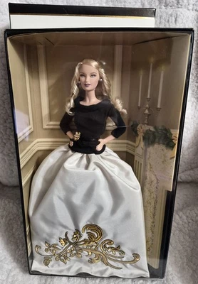 Barbie 2007 FESTIVE & FABULOUS GOLD LABEL CLUB EXCL, 4.100 Fabricado NRFB K7970 - Imagem 1 de 4