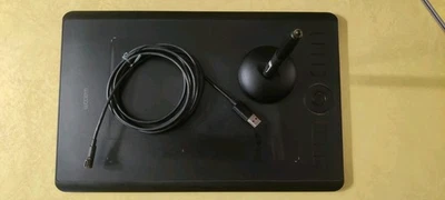 Dibujo gráfico mediano Wacom Intuos Pro PTH-660 usado Foto 1 de 4