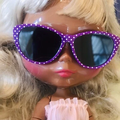 "Gafas de sol para muñeca púrpura ojo de gato lunares retro se adapta a American Girl Blythe 12-18""" Foto 1 de 4