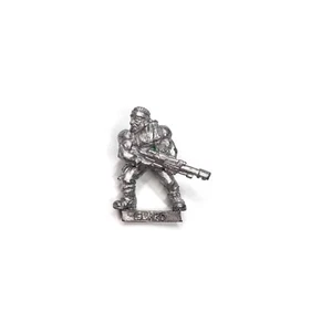 Warhammer 40k - Imperial Guard - Catachan Jungle Fighter with Lasgun [Metal] 31 - Picture 1 of 2