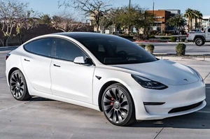2021 Tesla 3 - Picture 1 of 13