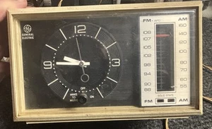 Vintage 1960s General Electric Clock AM FM Radio Model # C4500A-Beige-Works - Picture 1 of 9