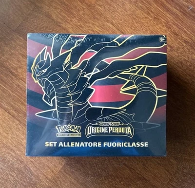Box Set Allenatore Fuoriclasse Pokemon Origine Perduta Italiano SEALED - Immagine 1 di 4
