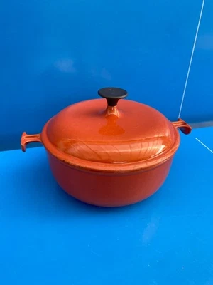 Le Creuset Casseruola In Ghisa Rotonda Vintage Enzo Mari N°26 Marrone - Immagine 1 di 4