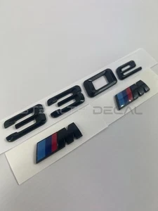 BMW 330e PREMIUM GLOSS BLACK REAR BADGE BOOT+2 X SIDE FENDER WING M BADGE - Picture 1 of 3