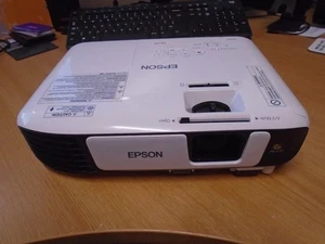 Epson EB-S41 3,300 Lumen Home Cinema Projector HDMI - Picture 1 of 3