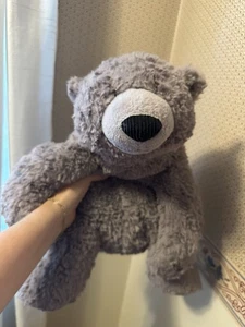 Peluche Gund Mylo Bear suave flojo sentado 14” gris - Imagen 1 de 5