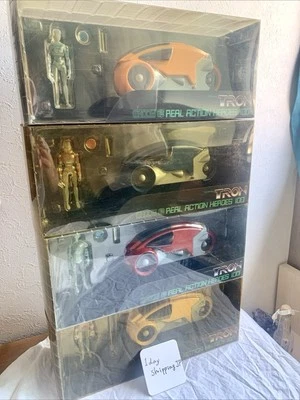 Medicom Toy Disney TRON Real Action Heroes 100 Set de 4 Figuras Coche de Juguete Completo Foto 1 de 4