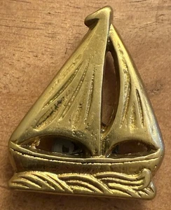 Vintage massiver Messing Segelboot Magnet 2" Maritim Ozean Meer Neu - Bild 1 von 4