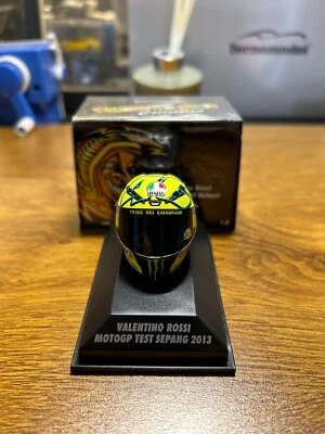 MINICHAMPS 398 130076 AGV   ROSSI MOTOGP TEST SEPANG 2013 1/8 - Image 1 of 4