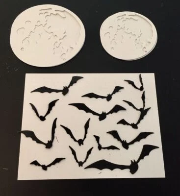 Tim Holtz Halloween Die Cuts * Moonlight * Three Sets * Spooky Moons and Bats! - Imagem 1 de 4