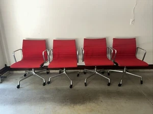 4 Red Eames Aluminum Group Chairs - Management 1980 Excellent Condition MCM - Picture 1 of 12