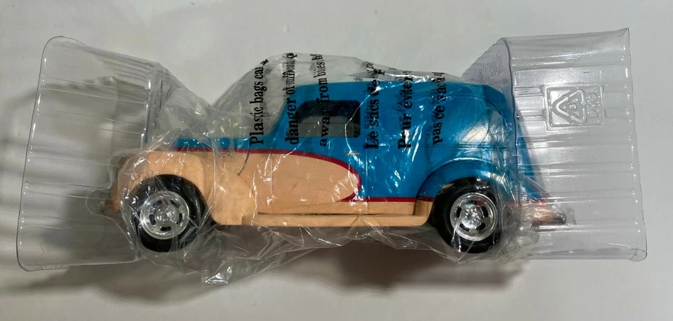 Liberty Classics Eastwood 1940 Ford Sedan Delivery Blue Pink 1 25 Coin Bank