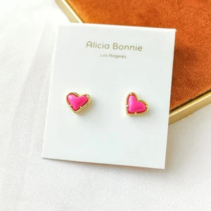 Aretes Alicia Bonnie Oro Enamorado Magenta Rosa Magnesita Corazón - Imagen 1 de 3