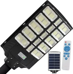 Lampione Solare 2000W Pannello Crepuscolare Impermeabile Lampada LED con Staffa - Foto 1 di 3