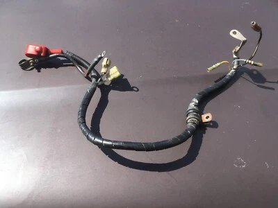 Arnés de cableado de terminal de batería positivo Isuzu Pickup OEM Foto 1 de 4