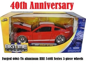 WOW EXTREMADAMENTE RARO Shelby Mustang GT500 2007 rojo blanco cadena 40 años 1:24 Jada - Imagen 1 de 2