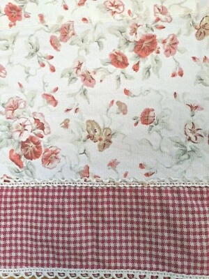 Cenefa de tratamiento de ventanas de habitación de jardín WAVERLY floral a cuadros roja/crema 1 pieza. Usado en excelente estado Foto 1 de 4