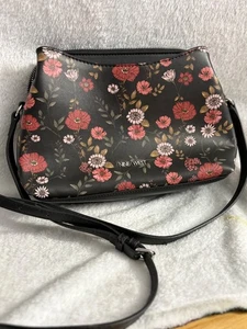 Nine West  Madelain Mini Black Floral Purse Handbag Shoulder Bag BNWT - Foto 1 di 5