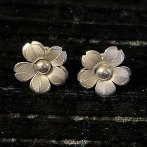 Beautiful Vintage Charles Reis C.R. Co. Sterling Flower Screw Back Earrings - Picture 1 of 5