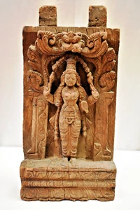 Antique Indian Wooden Temple Carving Yakshi Devi Figure Hand-Carved Panel Sculpt - Picture 1 of 13
