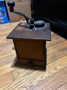 1800’s antique grinder - Picture 1 of 5