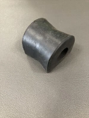 8241274600 Alfa Romeo 164 Center Stabiliser  Bushings / Mounting Suspension - Image 1 of 4