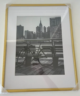 Marco de fotos de aluminio Annecy 16x20 (1 paquete, dorado), pantalla 11x14 con tapete o 16x20 Foto 1 de 4