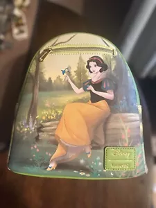 Mini Mochila Loungefly Disney Blancanieves y los siete enanitos Animales Verde Nueva con Etiquetas - Imagen 1 de 8