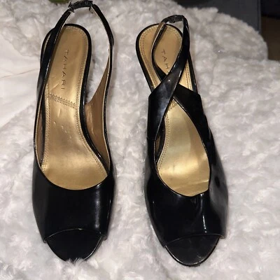 Tacones Tahari Peep Toe Sling Back charol talla 9 Foto 1 de 4