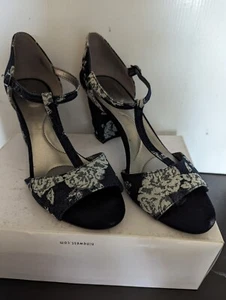 Bandolino Abra T-strap Shoe 9 Navy Floral Damask - Picture 1 of 10