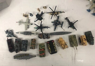 Lot of 1994 Vtg GALOOB Micro Machines- Military Vehicles Planes Tanks Men 25 - Image 1 of 4
