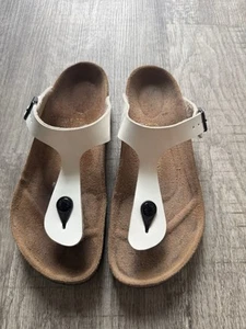 Birkenstock Gizeh Weiß Lackleder Sandalen Riemen Damen Größe 8/39 - Bild 1 von 9