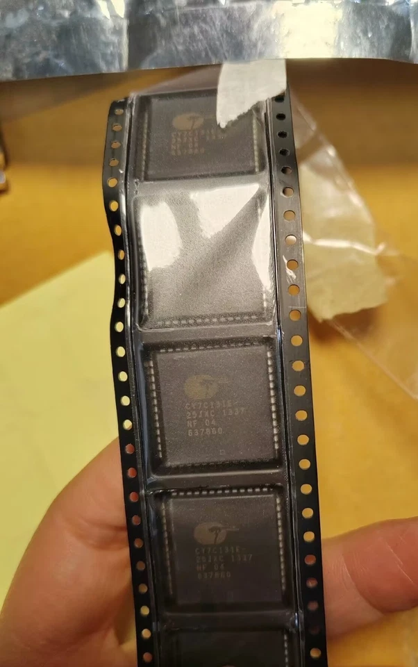 QTY=1PCS   CYPRESS    CY7C131E-25JXC    .BRAND NEW. ship Via DHL/FEDEX/UPS - Image 1 of 1