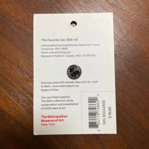 Metropolitan Museum of Art pin badge Never been used Brand New From Japan - Picture 1 of 2