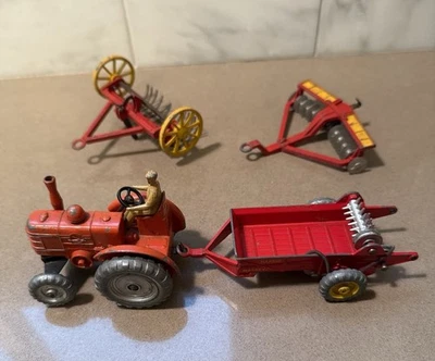 Lote 4 Tractores DINKY 301 Meccano / Harris-Massey 398 EQUIPO AGRÍCOLA Diecast-RARO Foto 1 de 4