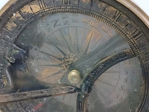 Maritime Incised Brass And Glass Compass With Foldable Arc Works Under Glass  - Picture 1 of 23