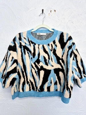 Zara Cropped Jumper Size Medium Wool Alpaca Fluffy Knit Boxy Zebra Animal Print - Image 1 of 4