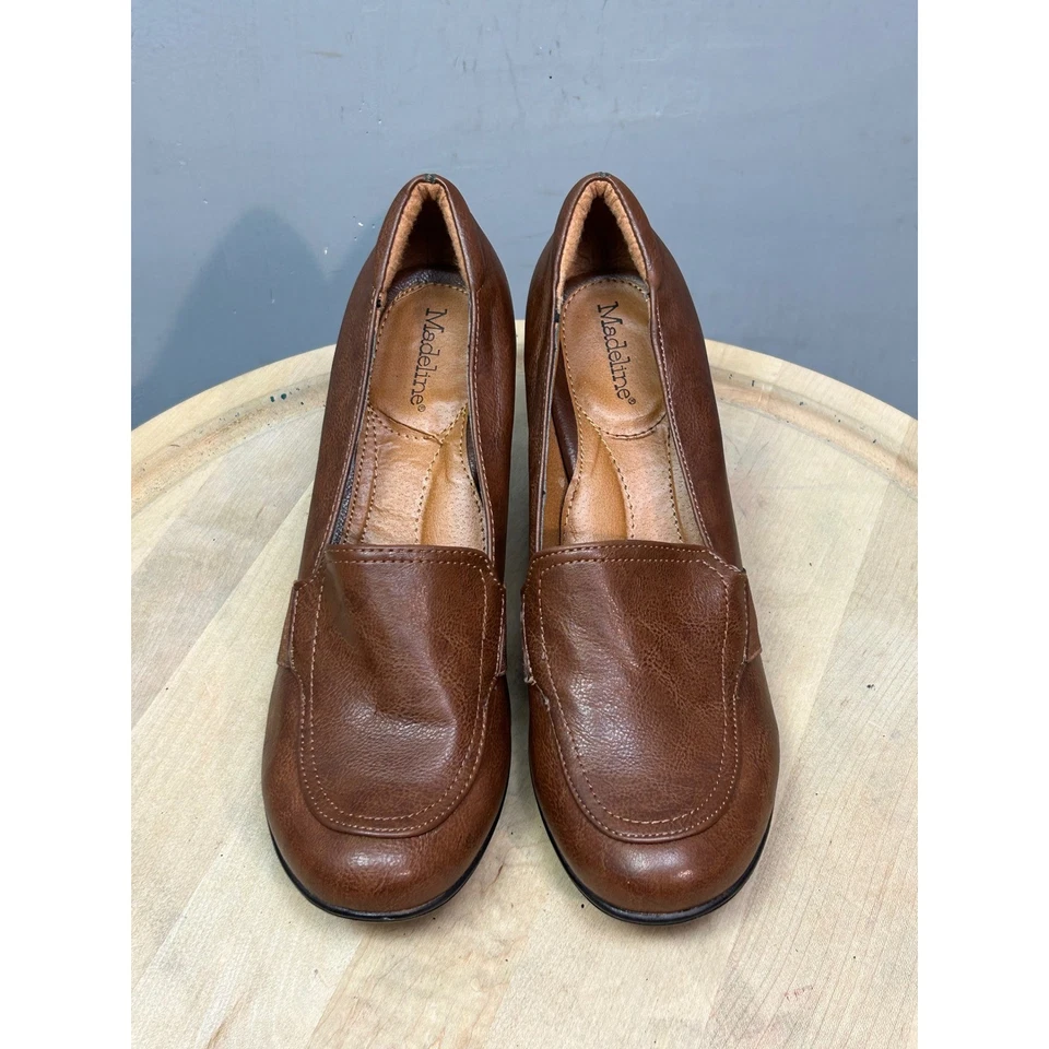 Zapatos de salón Madeline marrón imitación cuero sin cordones con tacón para mujer talla 9,5 M Foto 1 de 4
