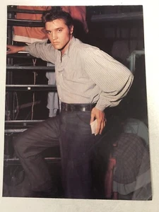Elvis Presley Magazine Pinup Vintage Ephemera Elvis Leaning - Picture 1 of 2