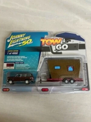 Johnny Lightning TOW & GO Vintage Red Poly Jeep Wagoneer & Tiny House  - Image 1 of 4