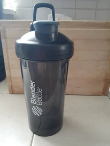 BlenderBottle Shaker Bottle Pro24 Series Solid Black 24oz NO Mixing Ball - Afbeelding 1 van 5