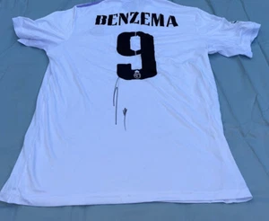 Camiseta deportiva firmada por Karim Benzema del Real Madrid con prueba - Imagen 1 de 4