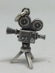 Ciondolo argento CINEPRESA VINTAGE VIDEO CAMERA BRUNITA MM 14X21 - Foto 1 di 4