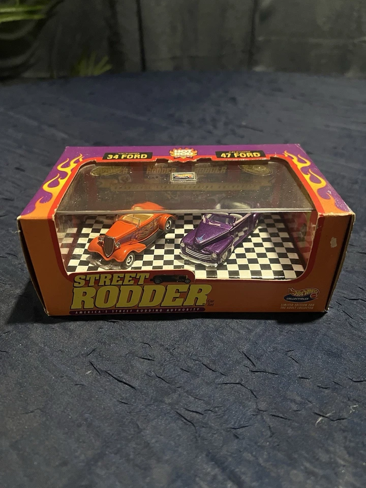 1998 Hot Wheels Collectibles Street Rodder Car Set 34 and 47 Ford Real Riders