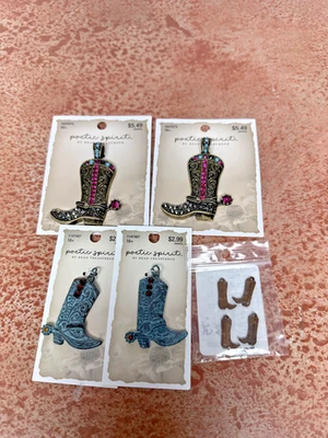 NUEVO Lote de 8 Colgantes/Dijes Bota Vaquera/Vaquera - Metal y Madera Foto 1 de 4